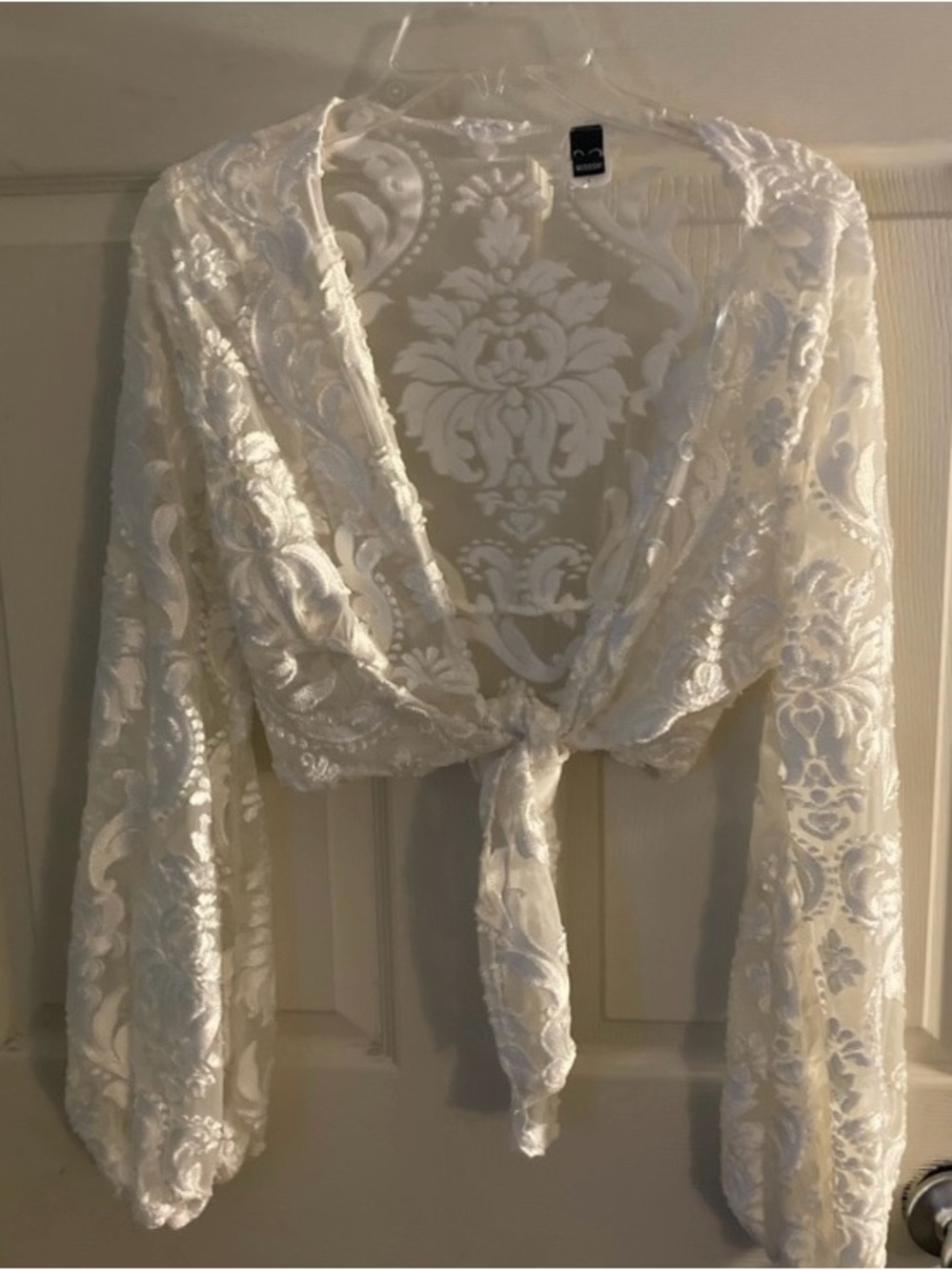 Windsor Tie-Front Cropped
Blouse Exquisite Size L